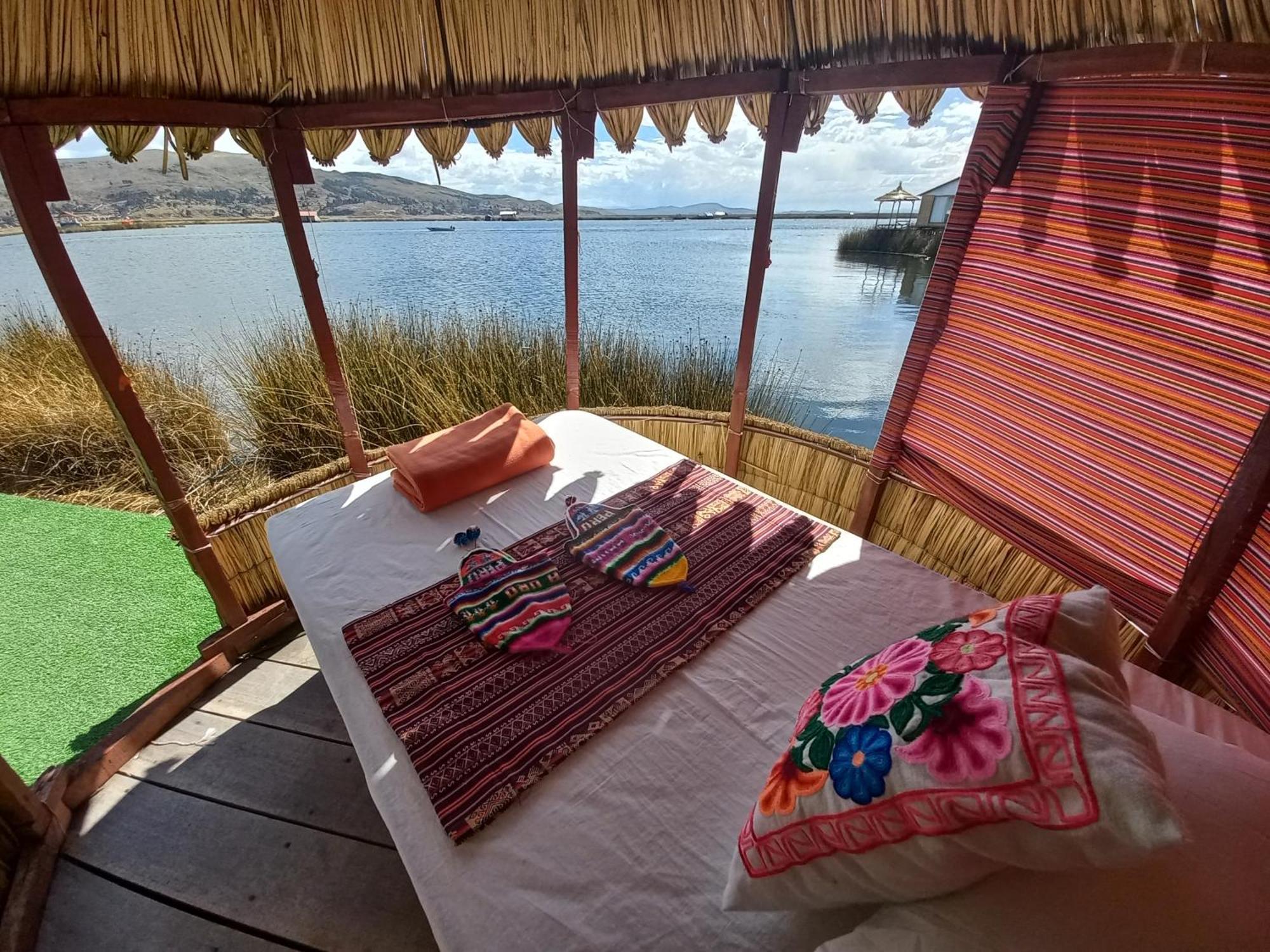 Uros Aruma-Uro On Uros Floating Islands Hotel ปูโน ภายนอก รูปภาพ